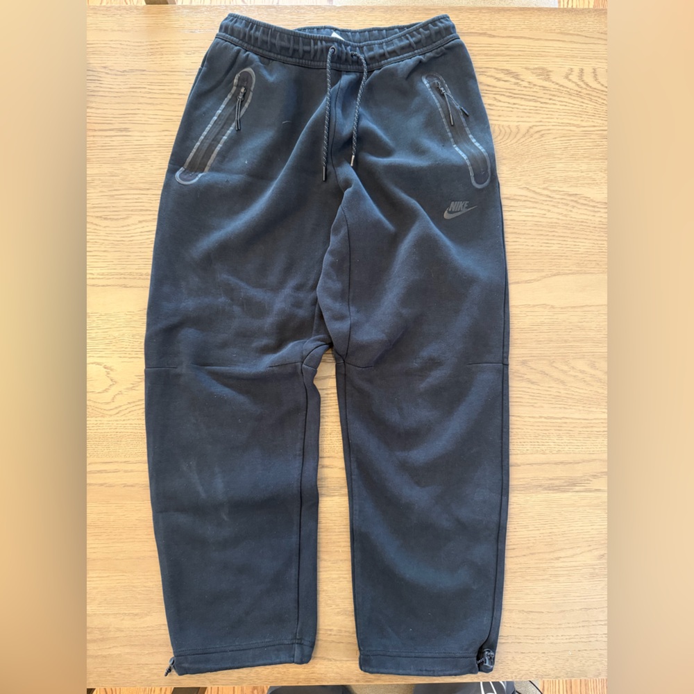 Nike tech Black Sweatpants with Logo